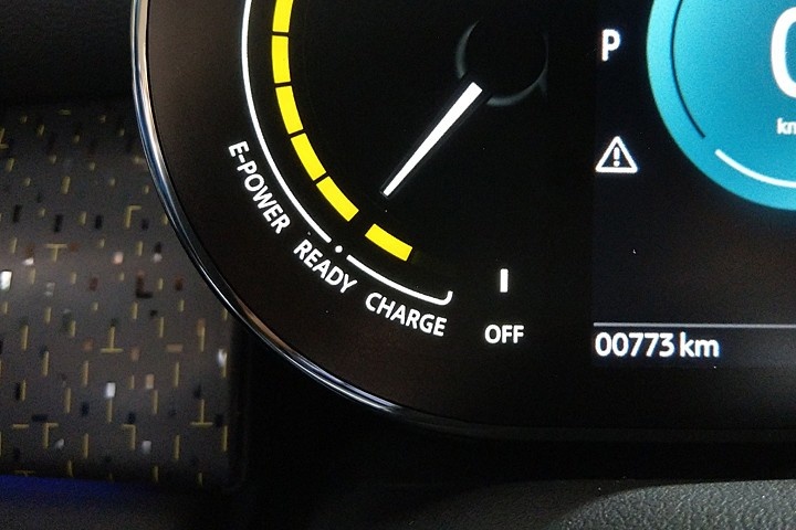 实拍MINI Cooper SE电动车，最长续航234 公里