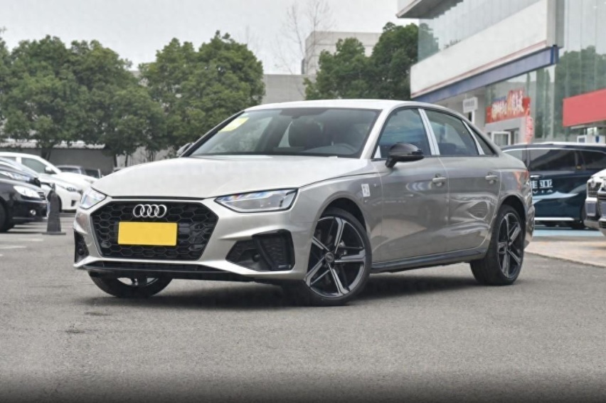 想买豪华中型轿车，奥迪A4L VS凯迪拉克CT5，究竟该如何选？