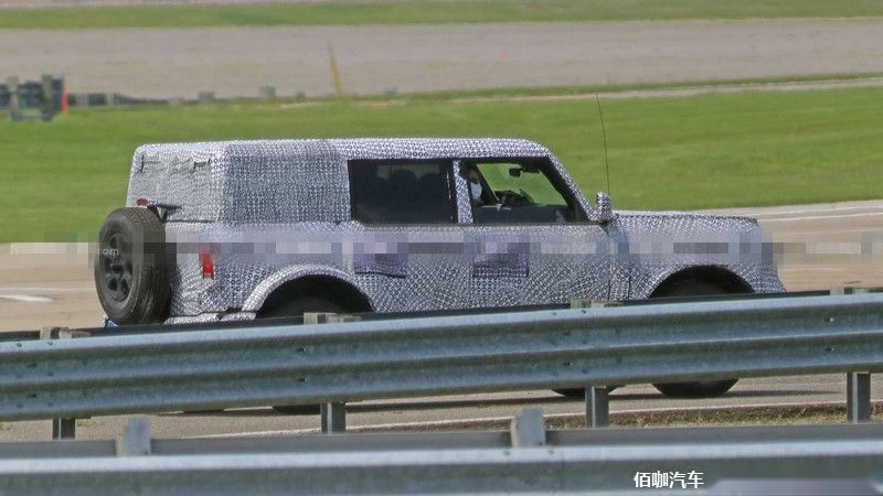 ford-bronco-sport-spy-photos (2).jpg
