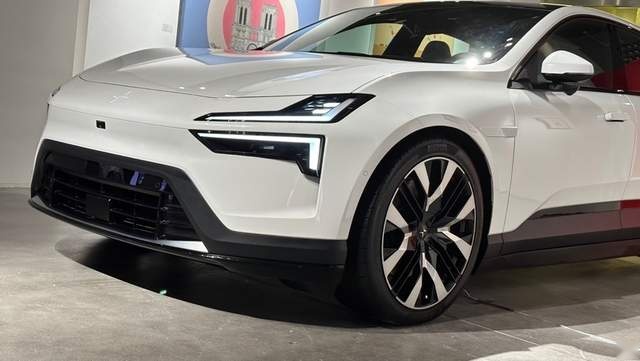 “豪车”的另一种诠释！静态体验极星4，为何能卖到50万