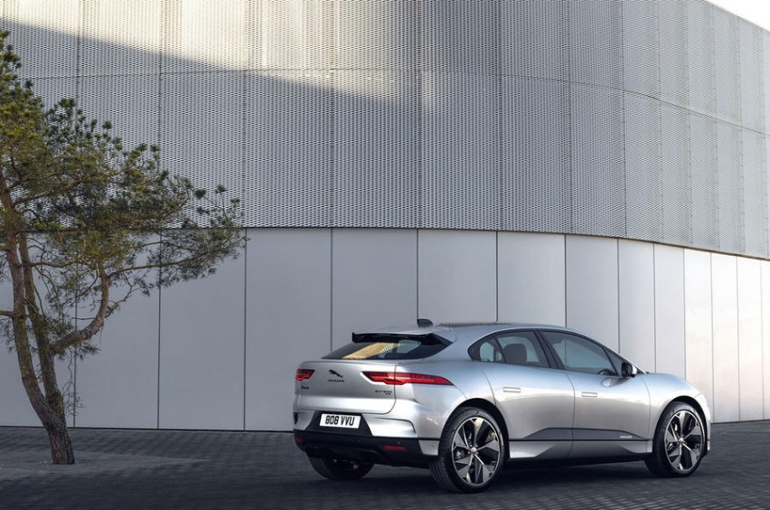 87-jaguar-i-pace-my2021-facelift-official-static-rear.jpg