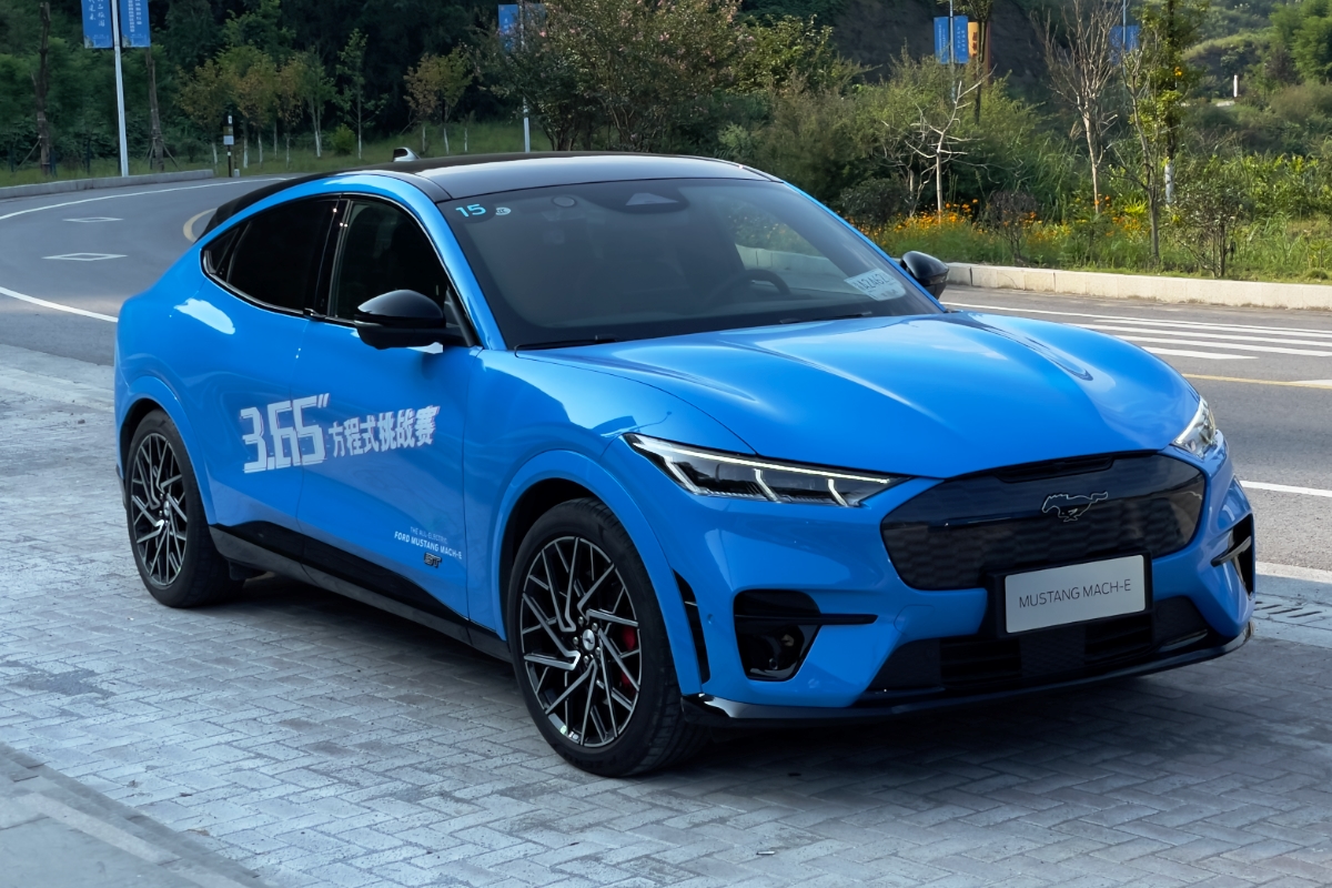 fԇ{Mustang Mach-EһƥáR