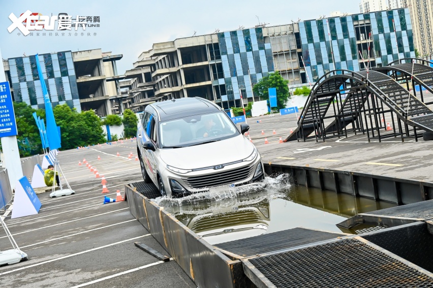 10万级最值得购买的SUV，奔腾T90当仁不让！