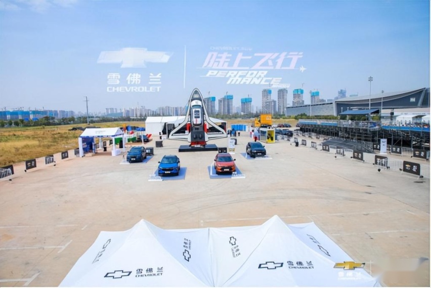 雪佛兰陆上飞行秀——一场性能与实力同步呈现的盛宴