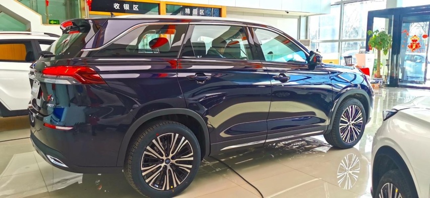 揭秘当红SUV 到店实拍2021款长安欧尚X7