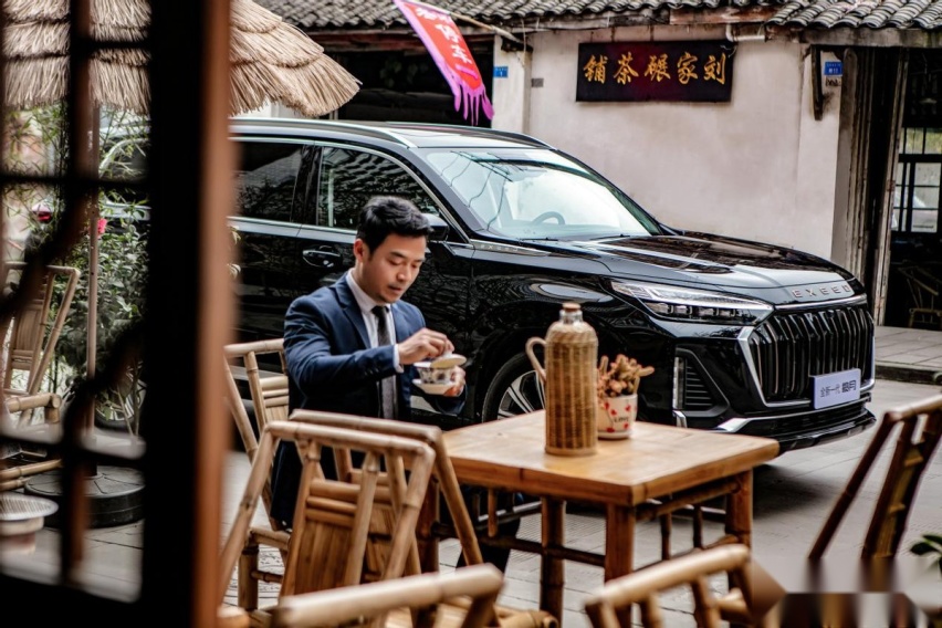 星途揽月：奢华驾乘，品质生活新标杆