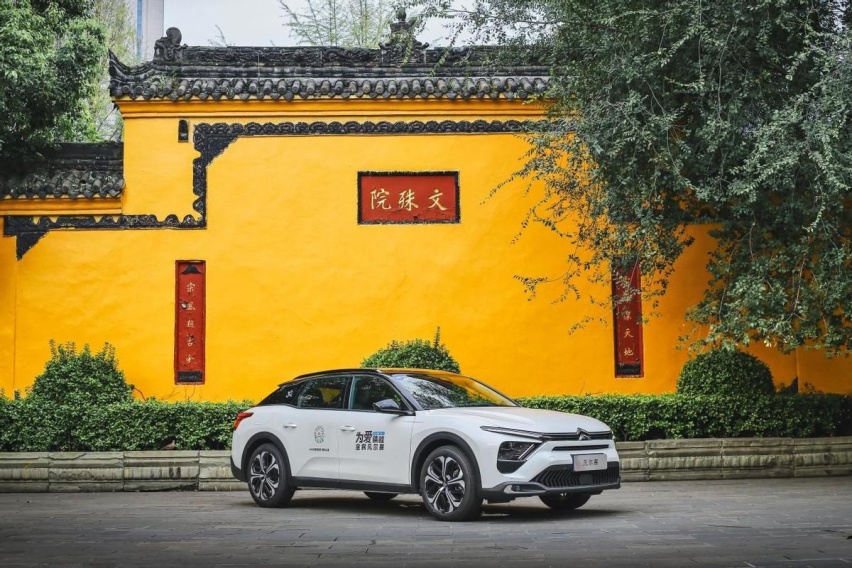凡尔赛C5 X荣获五星“驾乘品质之星”认证，春节7天抢先免费体验