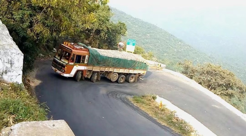 半挂车和9米6货车，谁更灵活？