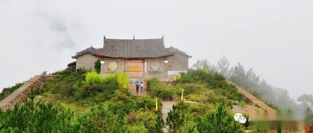 自驾车去西藏回忆（3）：三进香格里拉，逛古城看高原圆月！