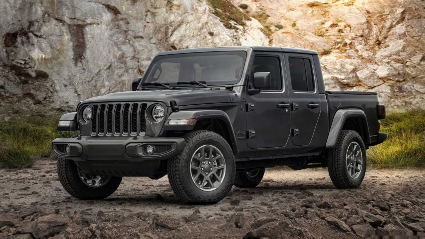 2021-jeep-gladiator-80th-anniversary-edition.jpg