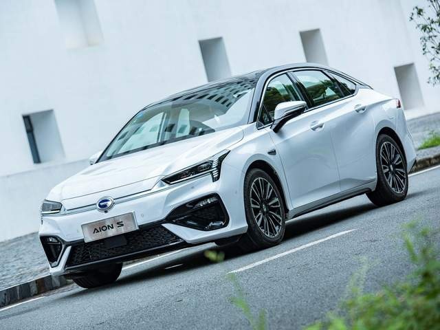 最安全纯电车？埃安双车闪耀羊城，树“新四化”安全标杆