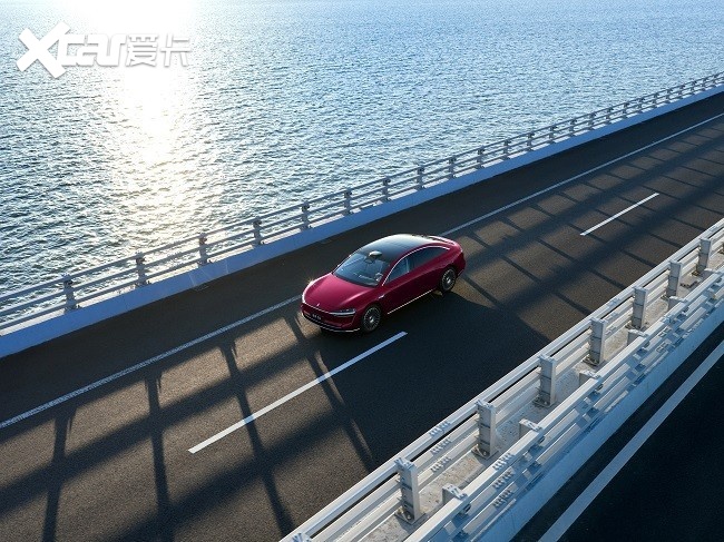 搭载华为DriveONE 鸿蒙智行全新享界S9上市