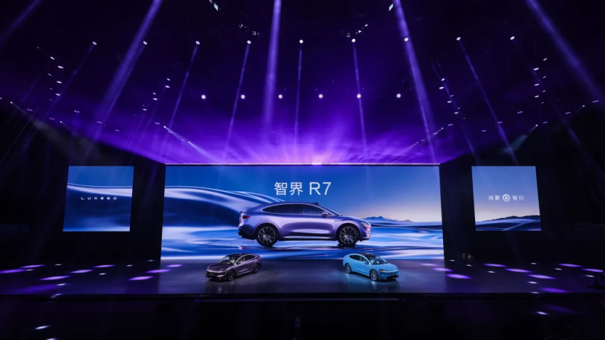 要围攻Model Y，又要提防友商，智界R7直接“莽”！
