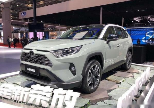 配2.0L+CVT 全新RAV4首月订单过三万？缘何如此让我