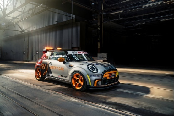 可爱到犯规的FE方程式安全车！MINI Pacesetter