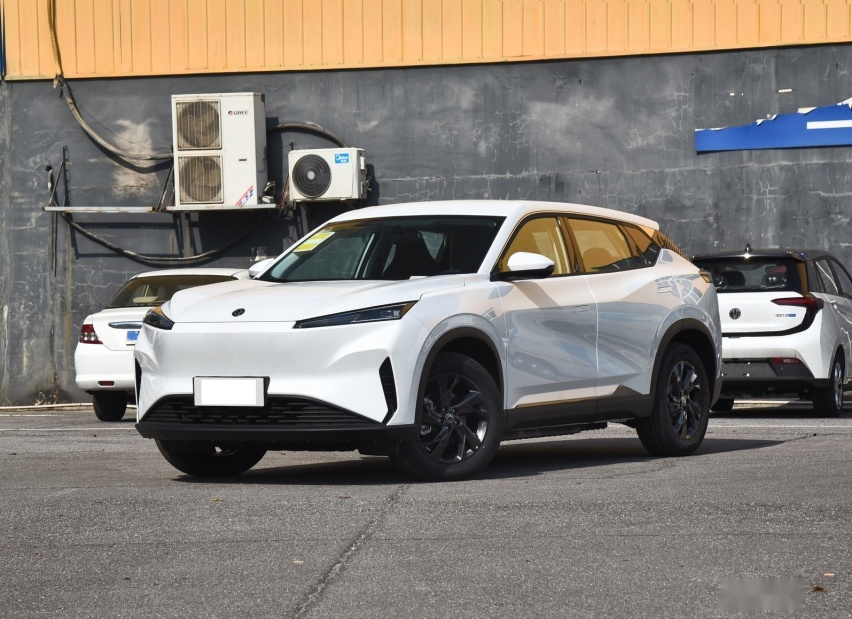 12.19万起的纯电SUV，大空间配四轮独悬，外观炫酷续航520KM