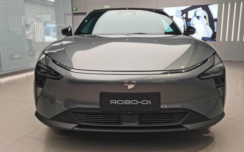 “汽车机器人”集度ROBO-01，大男孩应该很喜欢这款车