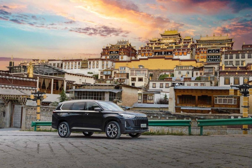 同为20万级自主中高端SUV，星途揽月400T和广汽传祺GS8谁更好开