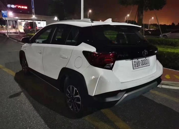 还看飞度、Polo？新款丰田致炫来了，尺寸更大，颜值更高