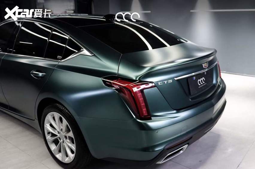 凯迪拉克ct5——电光金属墨绿