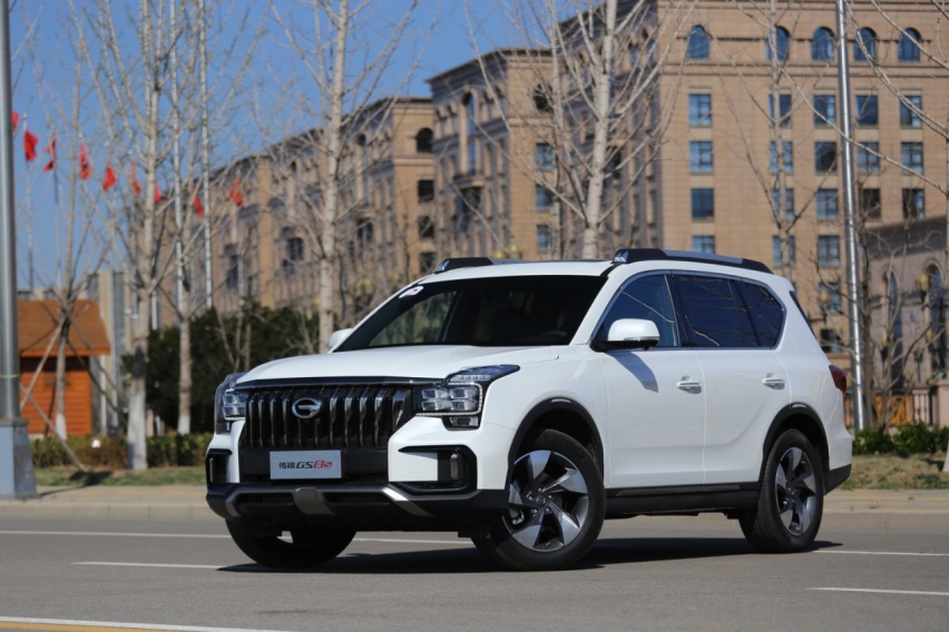 号称“换标XC90”，却有“三大槽点”，领克09要栽在脸上？