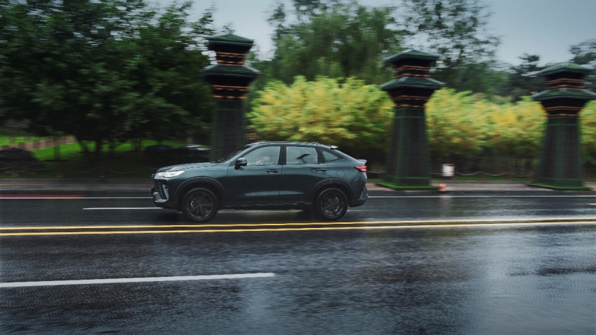 能下赛道的国民轿跑SUV 哈弗H6S试驾体验