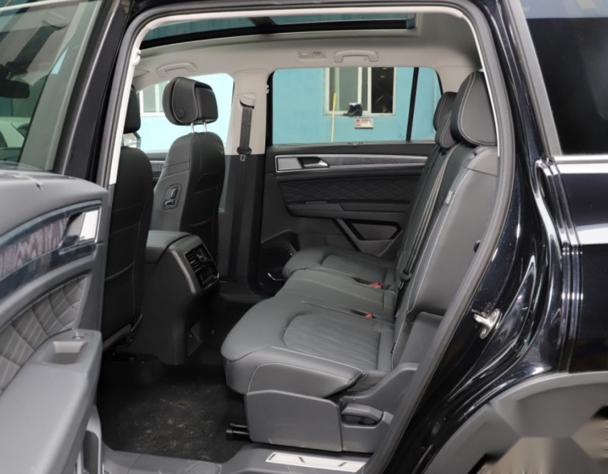 家用中大型七座SUV，福特探险者和大众途昂怎么选？