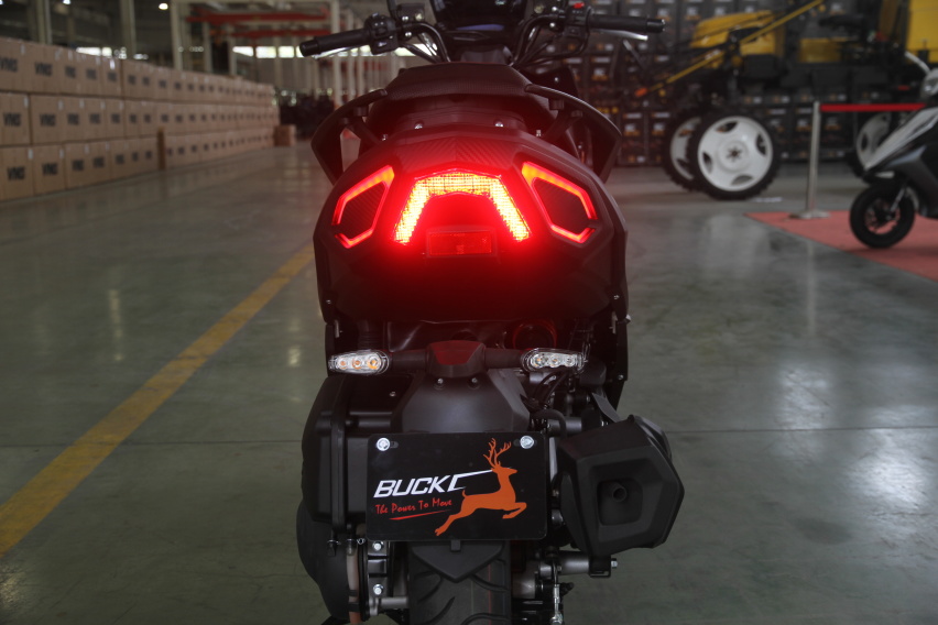 150排量运动踏板，林海雄鹿LH150T-D，水冷动力配双通道ABS
