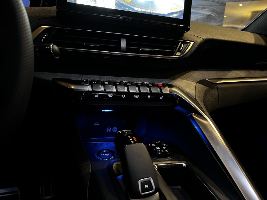 标致5008公布预售 17.77万起 全系1.8T+8AT
