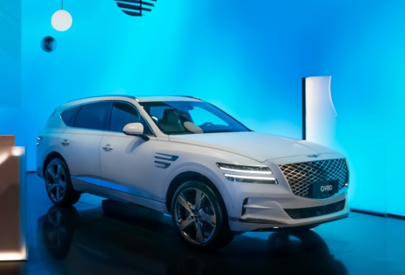 优雅动感集于一身！捷尼赛思GV80四座及六座版售63.88万元起