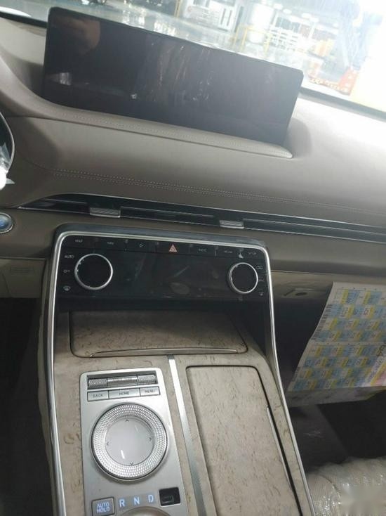 造型夸张的韩系豪车，捷尼赛思GV80实拍图曝光