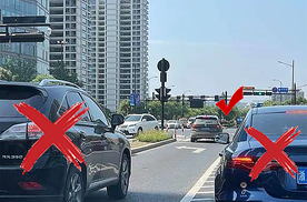 “避晒式等灯”不仅缺德而且违法，汽车司机们不要过于矫情