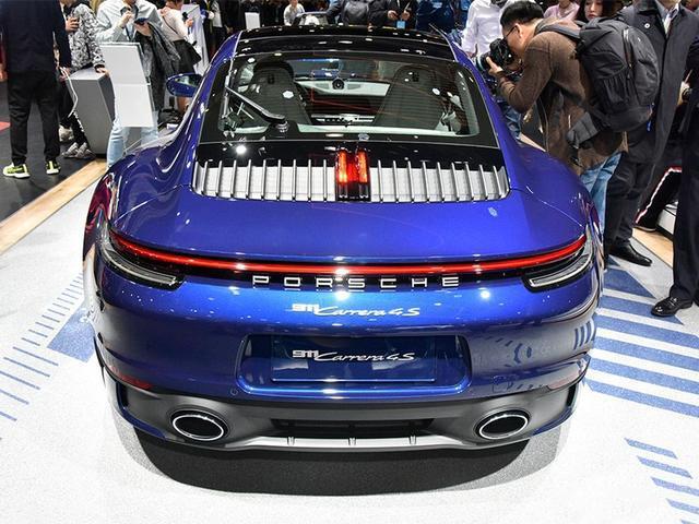 全新保时捷911 Carrera 4S 最大马力309匹 零到百公里只需3.7秒