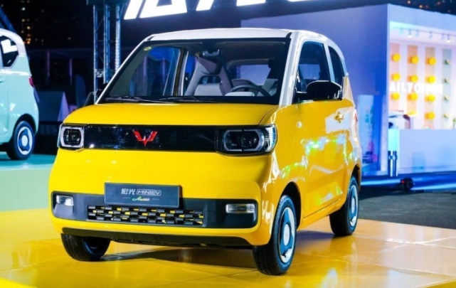 年轻人的第一辆敞篷车？五菱宏光MINI EV或帮你圆梦
