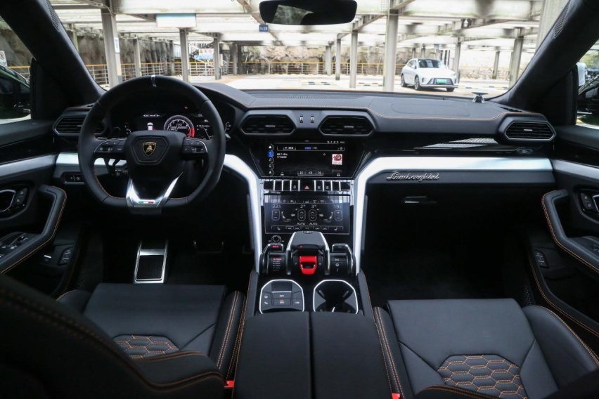 内燃机拥趸的Dream Car 试驾兰博基尼Urus