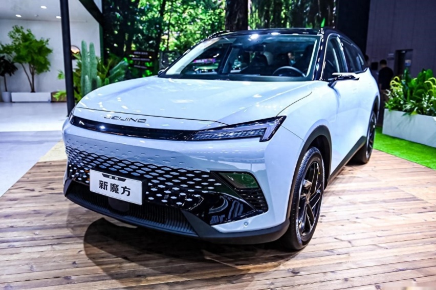 全新BJ40亮相，北京汽车“技术品牌”焕新发布