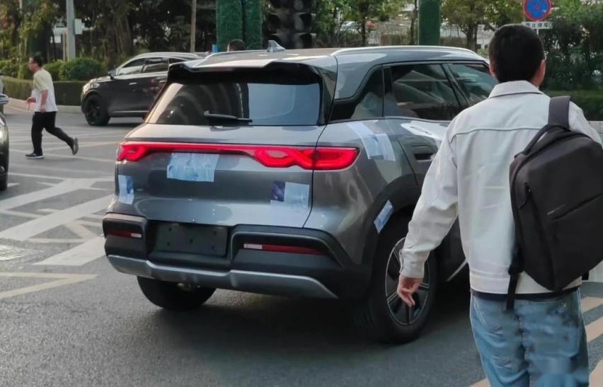 定位10万级纯电SUV，比亚迪元UP无伪照曝光，今年3月上市