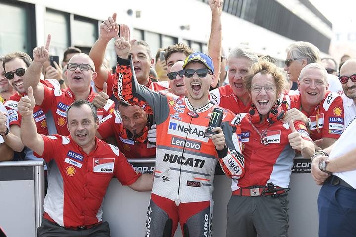 MOTOGP：洛伦佐的老爸说他儿子可能复出