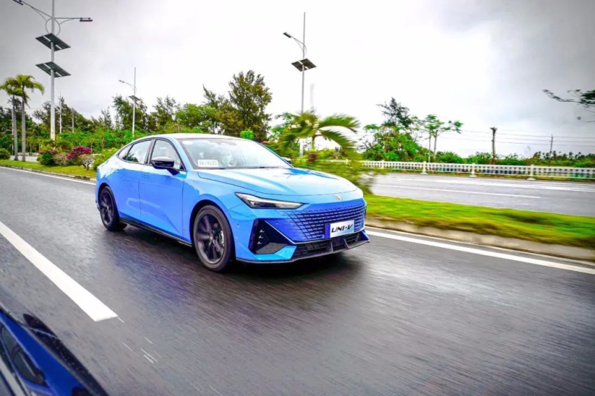 UNI-V/影豹/MG6 Pro对比,谁能撑起运动车型的称号?