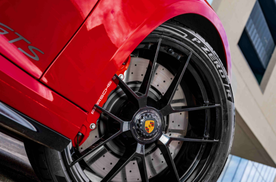 倍耐力轮胎搭载于保时捷911 GTS：首款采用混合动力