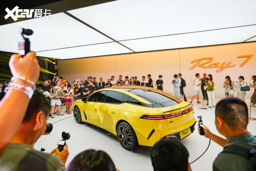 埃安Ray7，搭载华为DriveONE电驱，CLTC纯电续航700公里