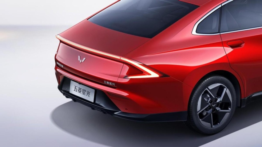 五菱又一纯电大作，预售10.98-11.98万，剑指秦PLUS EV