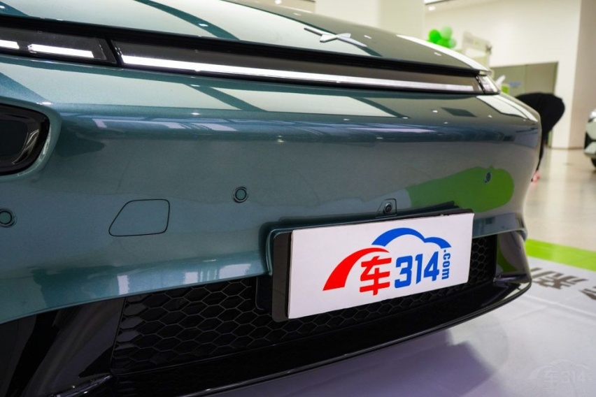 预算25万以上选中型车，小鹏P7i还是比亚迪海豹？