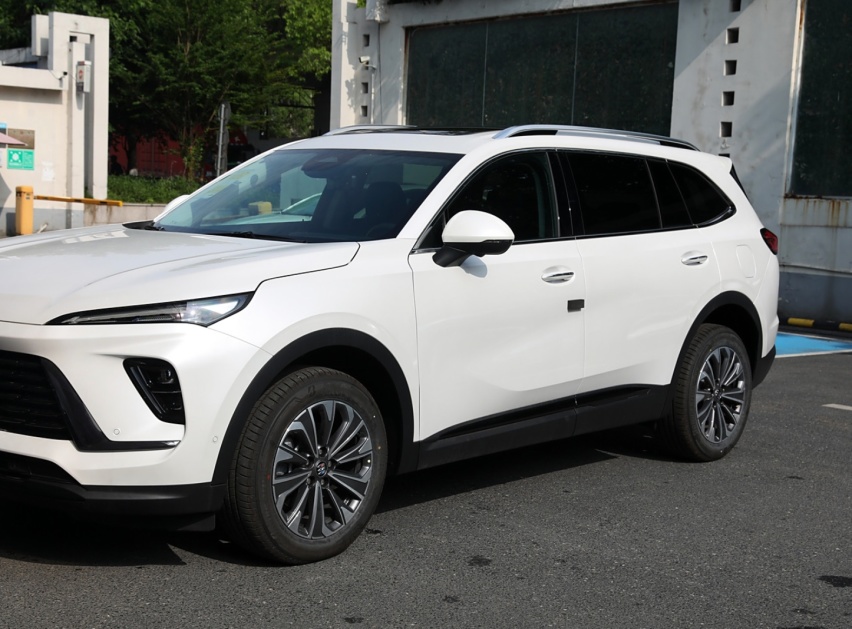 兼顾时尚和稳重的中级SUV，1000公里体验别克昂科威PLUS