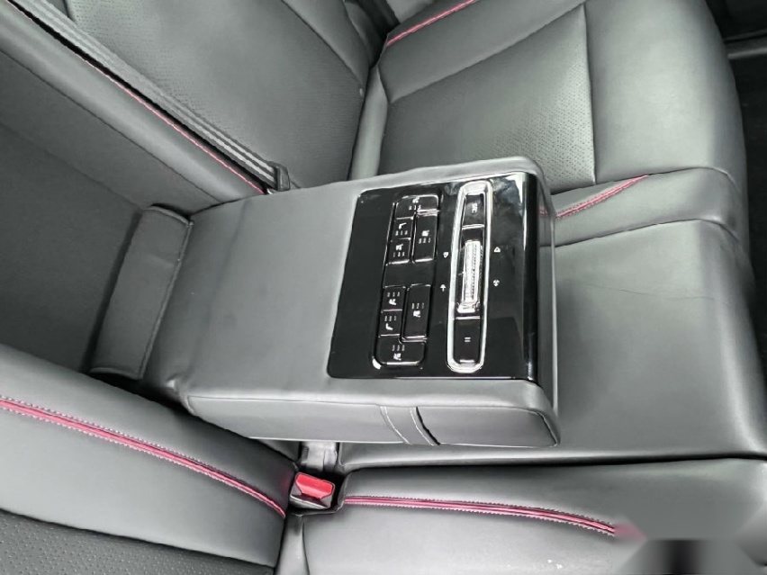 适合都市家庭生活的十万级SUV 试驾北京新X7