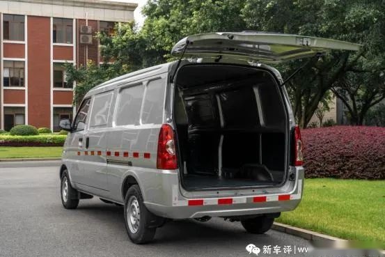 最新车讯：别克英朗重回四缸行列；五菱造出物流专用电动车！