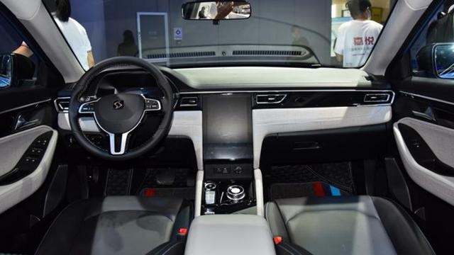 起步价相差1万，买思皓E50A还是秦PLUS EV？
