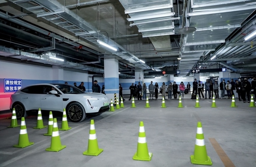 新手司机的心头好，阿维塔11不愧是国产纯电SUV销冠