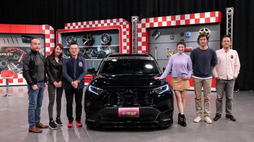 来自宝岛台湾的黑武士丰田RAV4，硬汉造型玩姿态你们爱不爱？