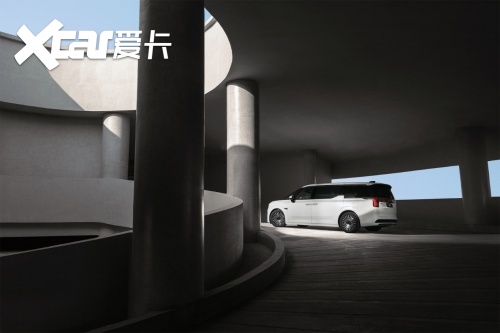 极氪009组建的高端局，真正让传统豪华车用户买单